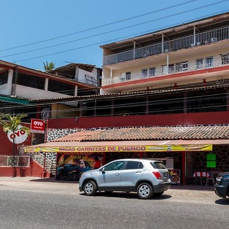 Oyo Hotel Rubi Zihuatanejo Esterno foto