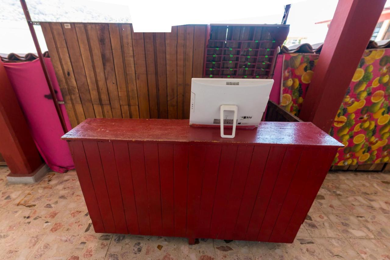 Oyo Hotel Rubi Zihuatanejo Esterno foto