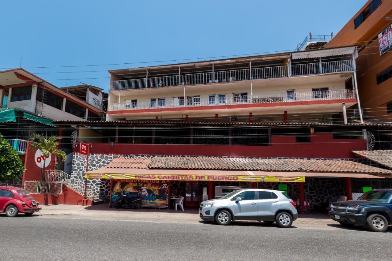 Oyo Hotel Rubi Zihuatanejo Esterno foto