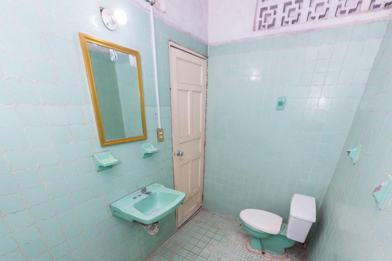 Oyo Hotel Rubi Zihuatanejo Esterno foto
