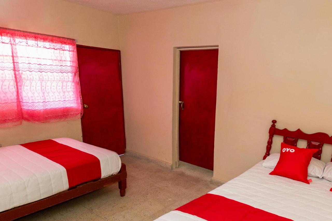 Oyo Hotel Rubi Zihuatanejo Esterno foto