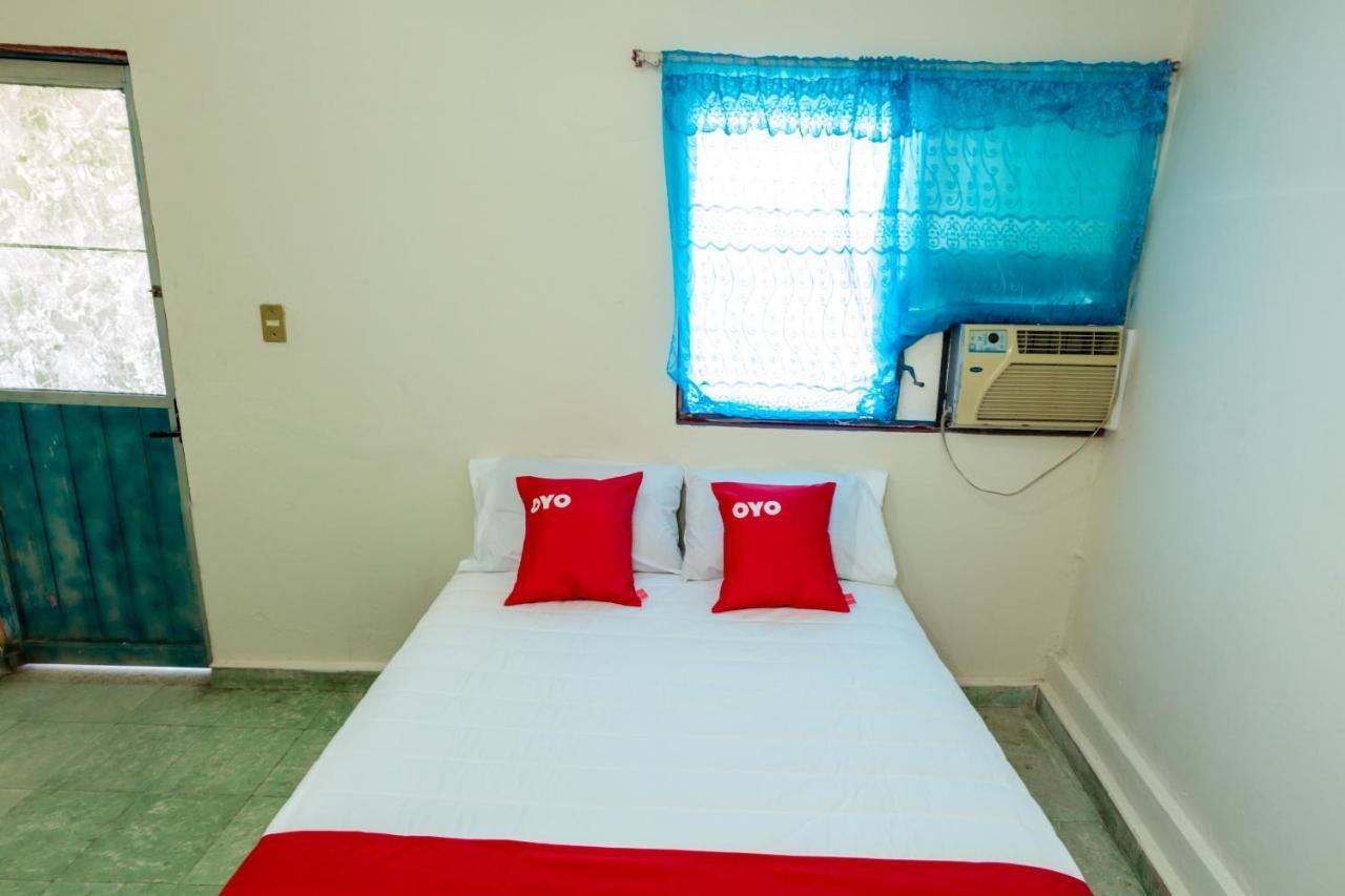 Oyo Hotel Rubi Zihuatanejo Esterno foto