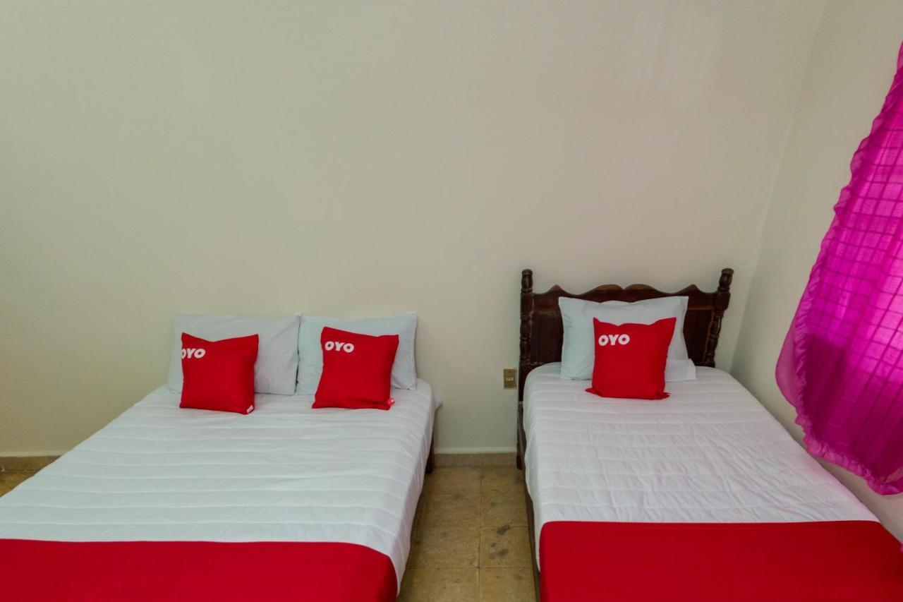 Oyo Hotel Rubi Zihuatanejo Esterno foto