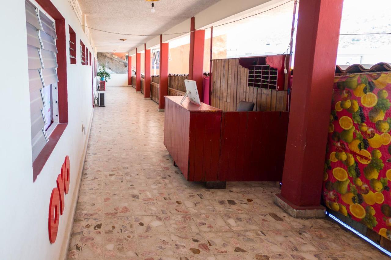 Oyo Hotel Rubi Zihuatanejo Esterno foto