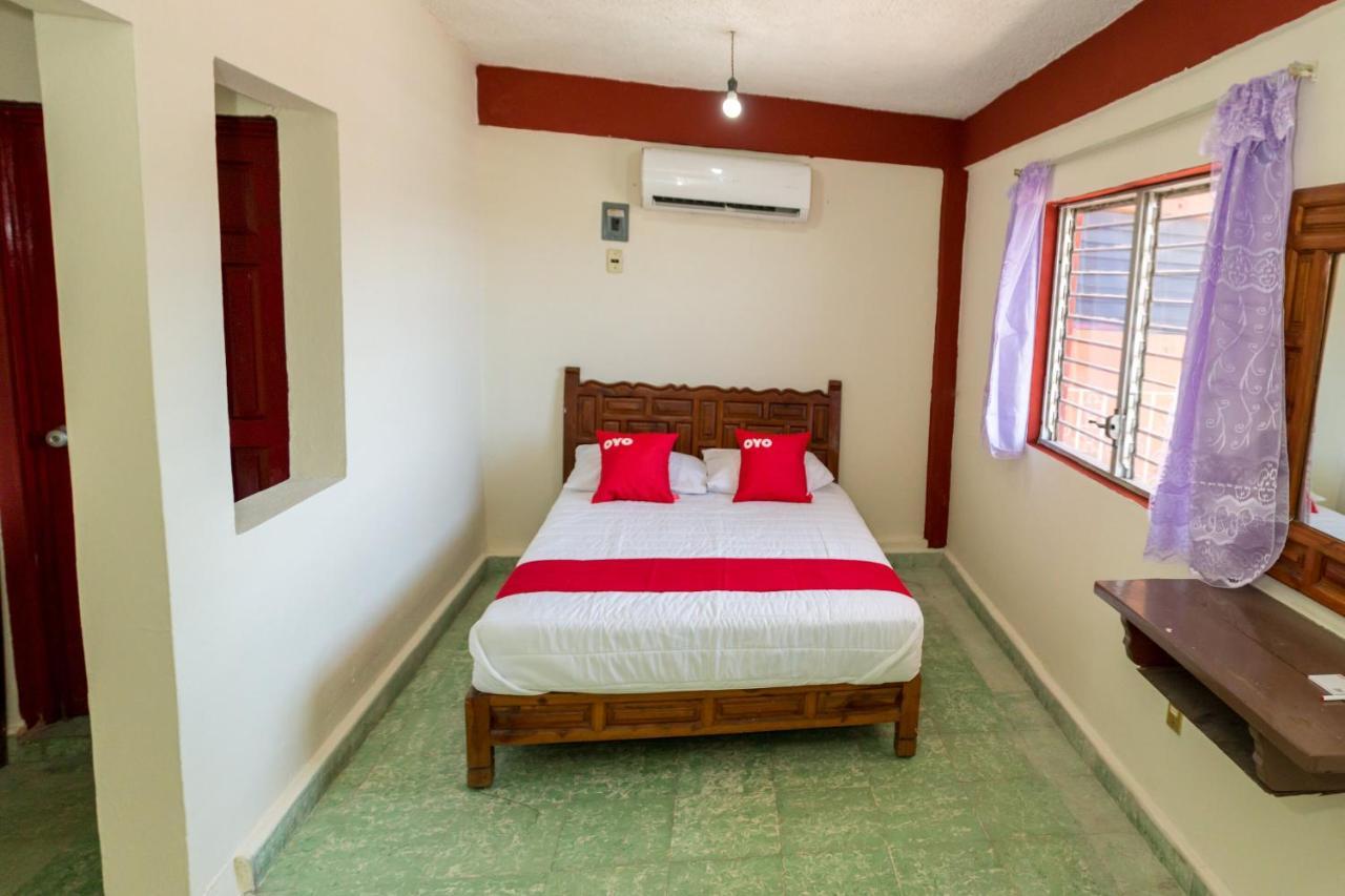 Oyo Hotel Rubi Zihuatanejo Esterno foto